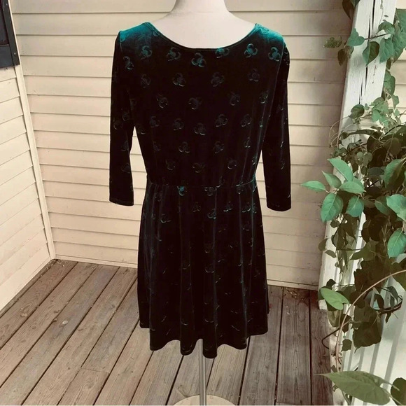 Her Universe Marvel Loki Velvet Embossed Dress Size XL Hot Topic Cosplay Green - Picture 6 of 13